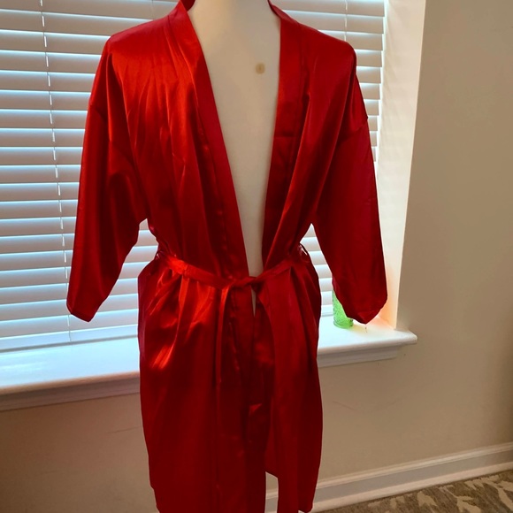 Red Silk Robe - Picture 2 of 4